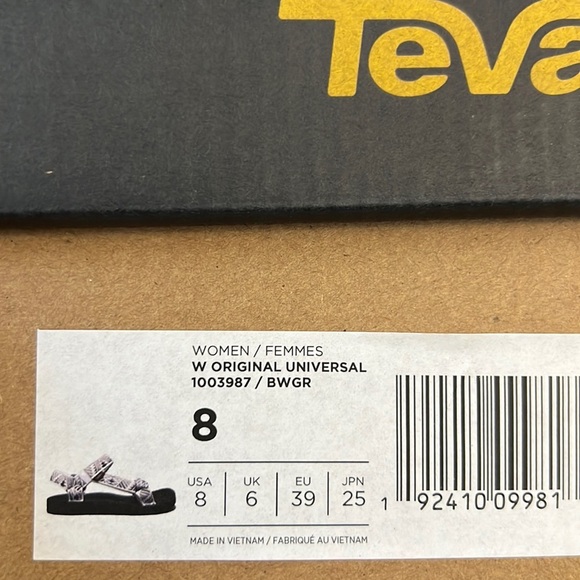 New in the box Teva BWGR original universal strap aztec pattern sandals various - Picture 2 of 9